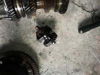 E-TRON ŞANZIMAN GERİ VİTES DİŞLİSİ ÇIKMA PARÇA
